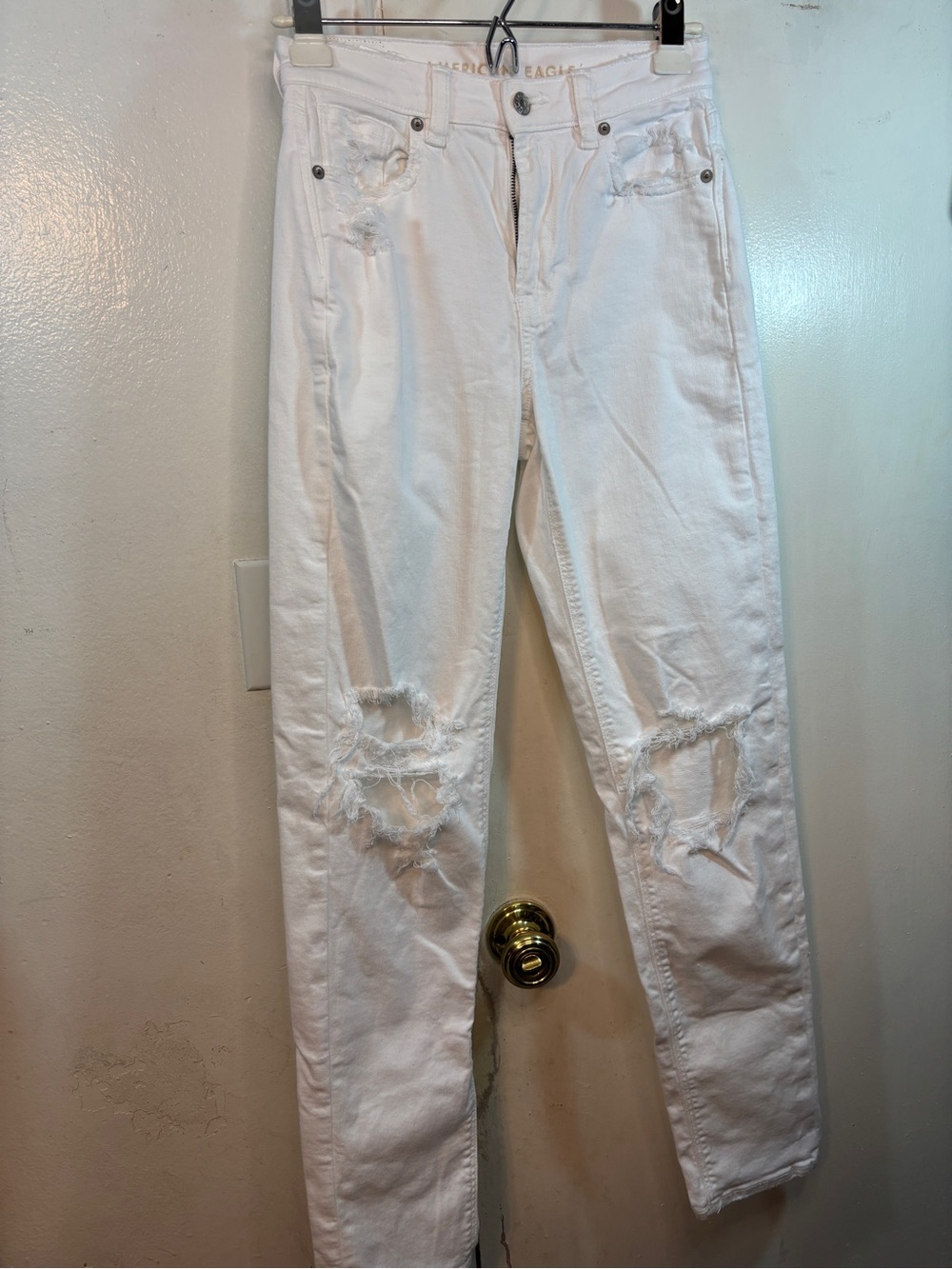 American Eagle Outfitters White Ripped Skinny Jeans